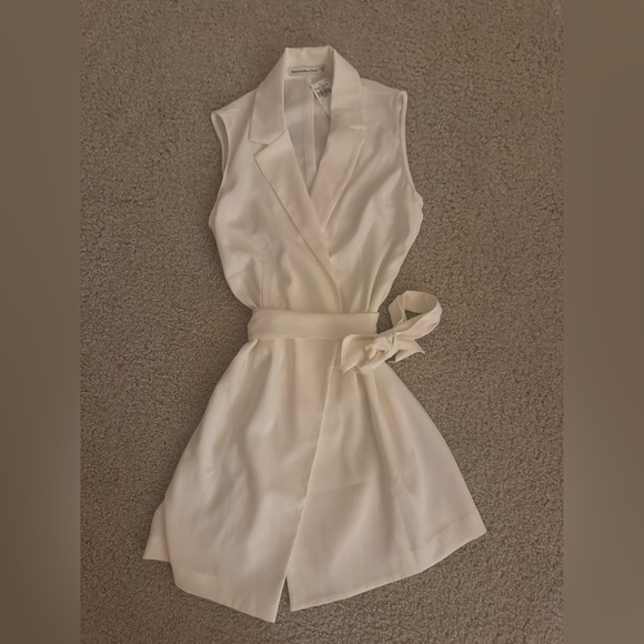 Abercrombie & Fitch Dresses & Skirts - Abercrombie&Fitch White Wrap Blazer Dress